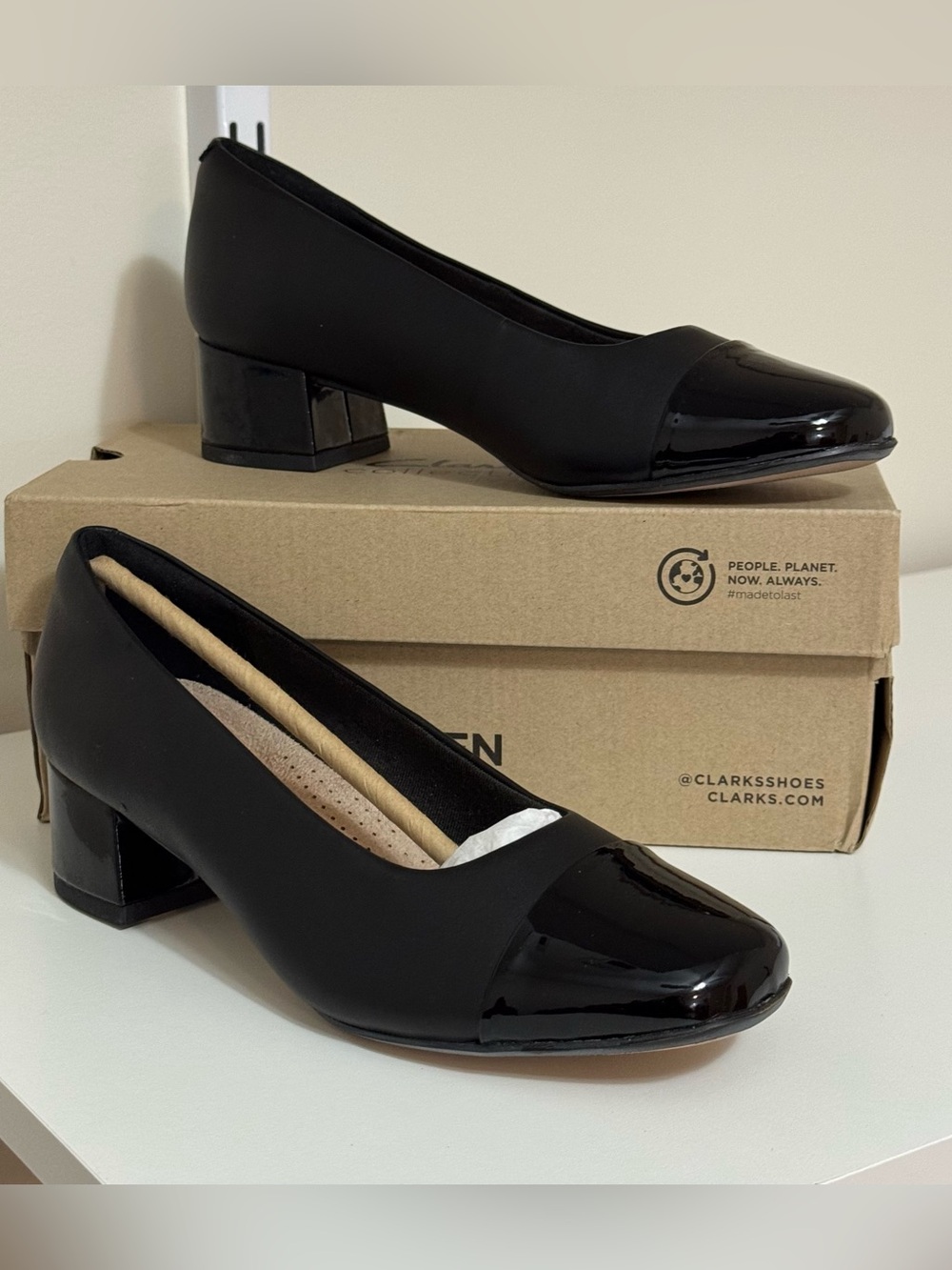 Clarks Collection Women's Marilyn Sara Pumps in Black Combo Leather size 6.5M